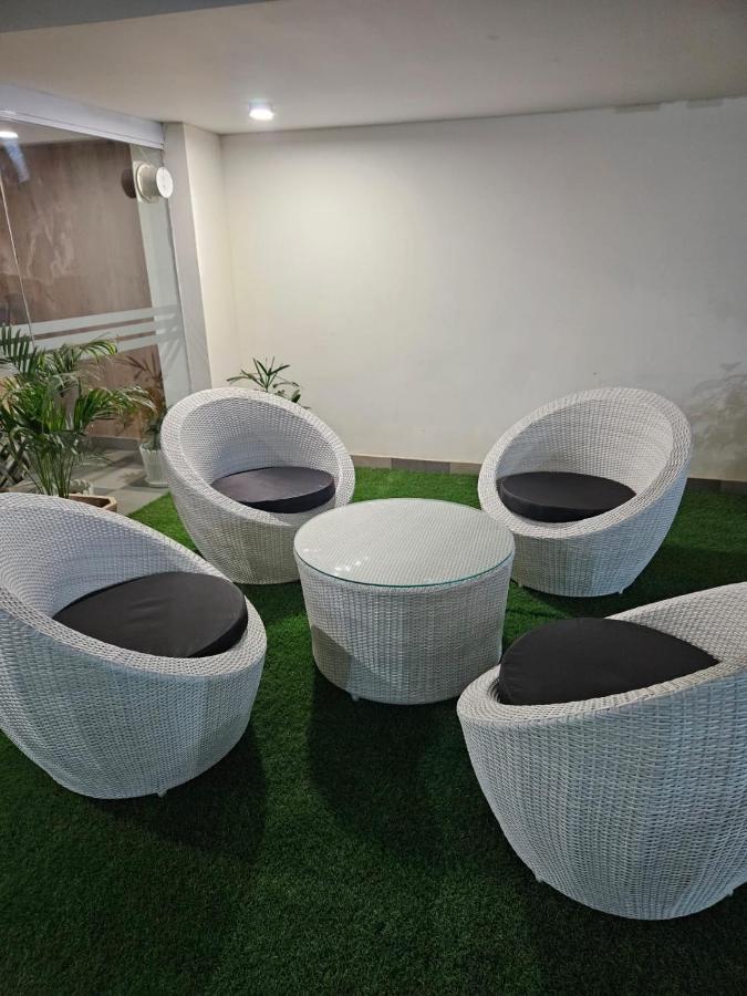 Amahi Inn - Sector 48 Gurgaon Exterior photo