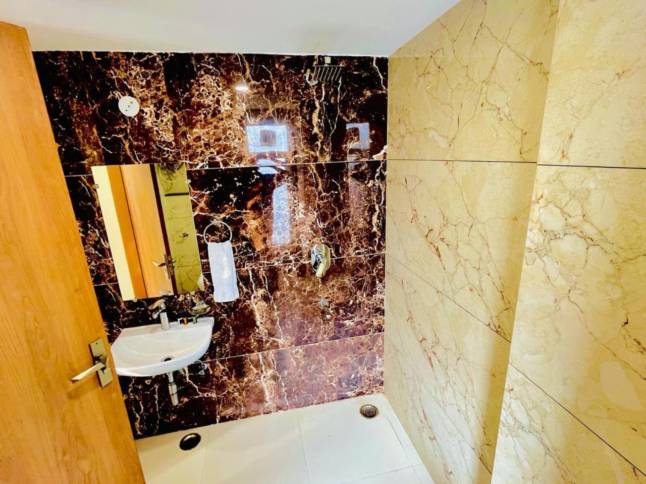 Amahi Inn - Sector 48 Gurgaon Exterior photo